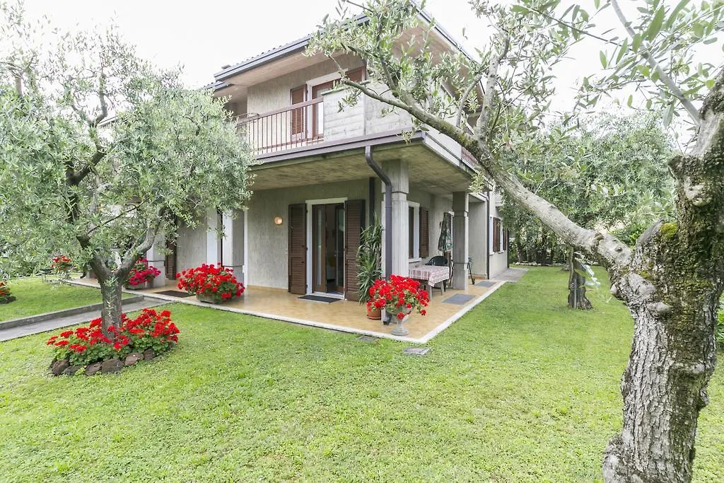 Casa Mary Due - Trilocale Con Giardino Privato A Due Passi Dal Lago contacts