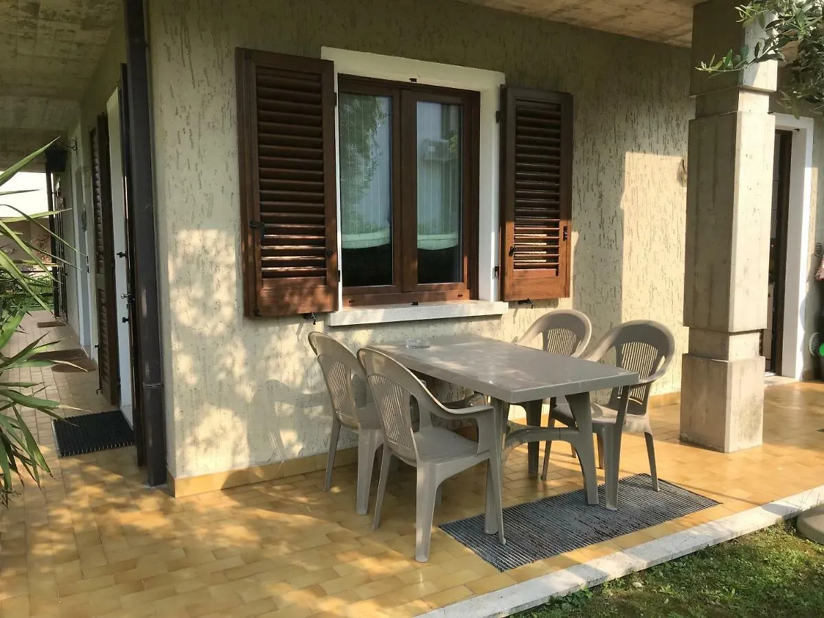 Apartment Casa Mary Due - Trilocale Con Giardino Privato A Due Passi Dal Lago Sirmione Italy