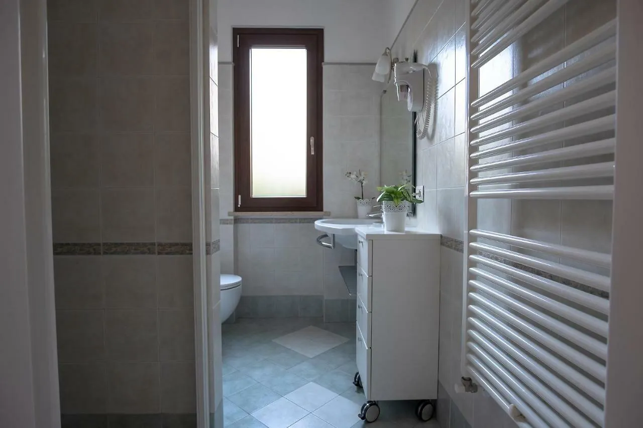 Casa Mary Due - Trilocale Con Giardino Privato A Due Passi Dal Lago Sirmione