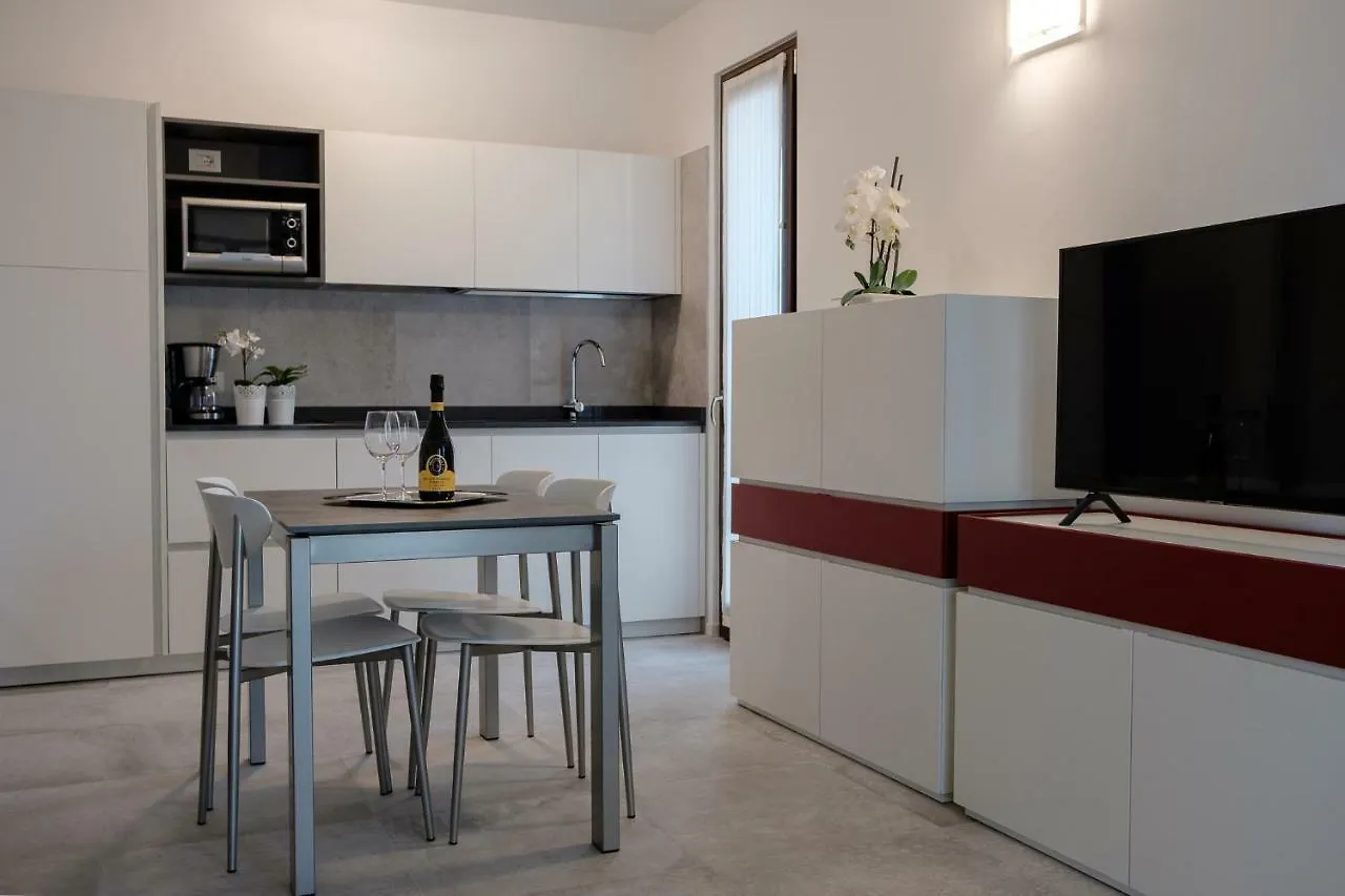Casa Mary Due - Trilocale Con Giardino Privato A Due Passi Dal Lago Sirmione Apartment