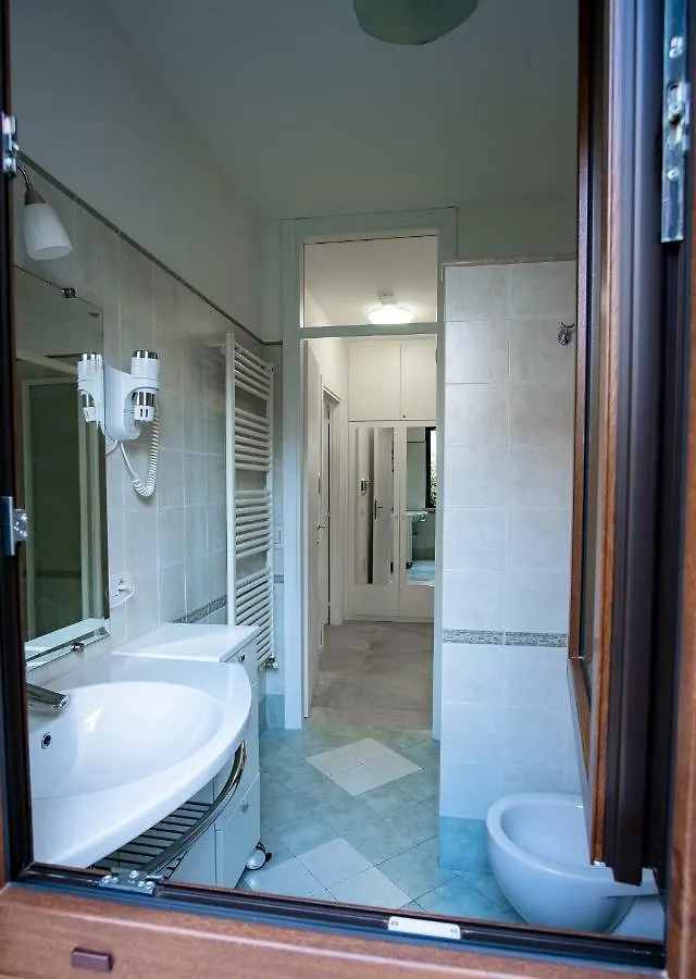 Casa Mary Due - Trilocale Con Giardino Privato A Due Passi Dal Lago Sirmione 0*,