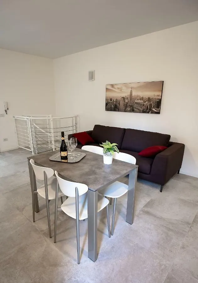 Apartment Casa Mary Due - Trilocale Con Giardino Privato A Due Passi Dal Lago Sirmione