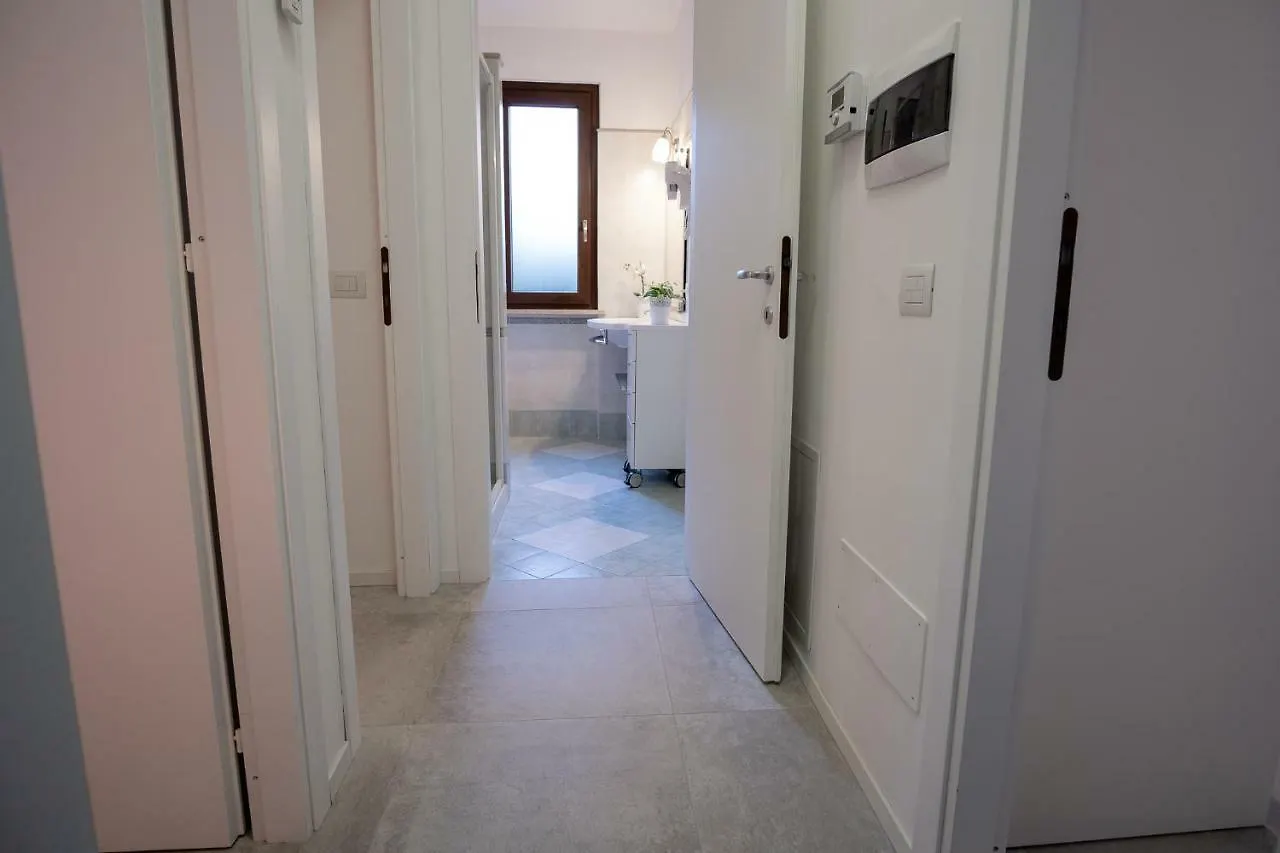 Apartment Casa Mary Due - Trilocale Con Giardino Privato A Due Passi Dal Lago Sirmione Italy
