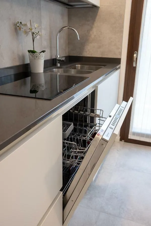 Casa Mary Due - Trilocale Con Giardino Privato A Due Passi Dal Lago Sirmione